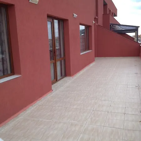 Europa 22 Beach Suites شقة