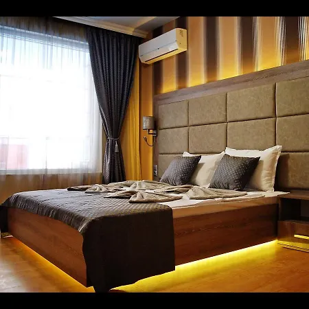 Europa 22 Beach Suites بوموري