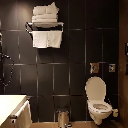 Europa 22 Beach Suites بوموري